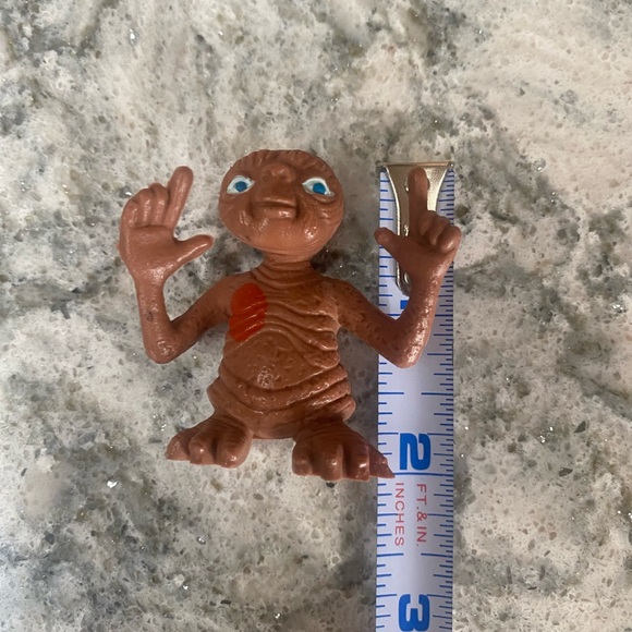 E.T. Extra Terrestrial Action Figure - Picture 2 of 3